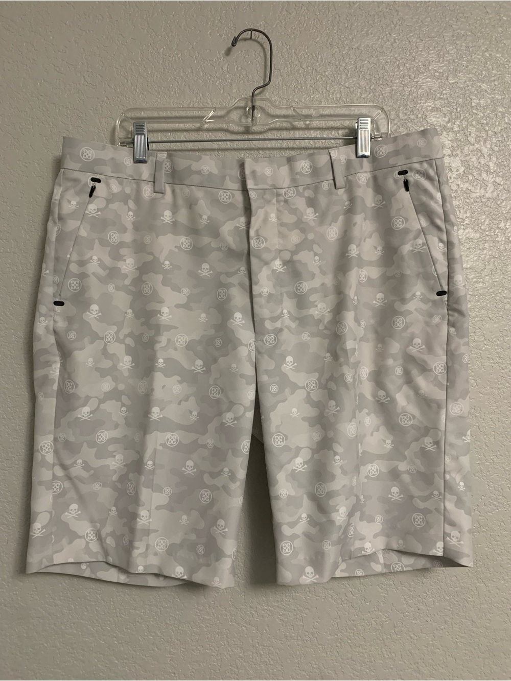 G/Fore Golf Shorts Mens 38 Camo Skulls 9.5” Performance Gray White